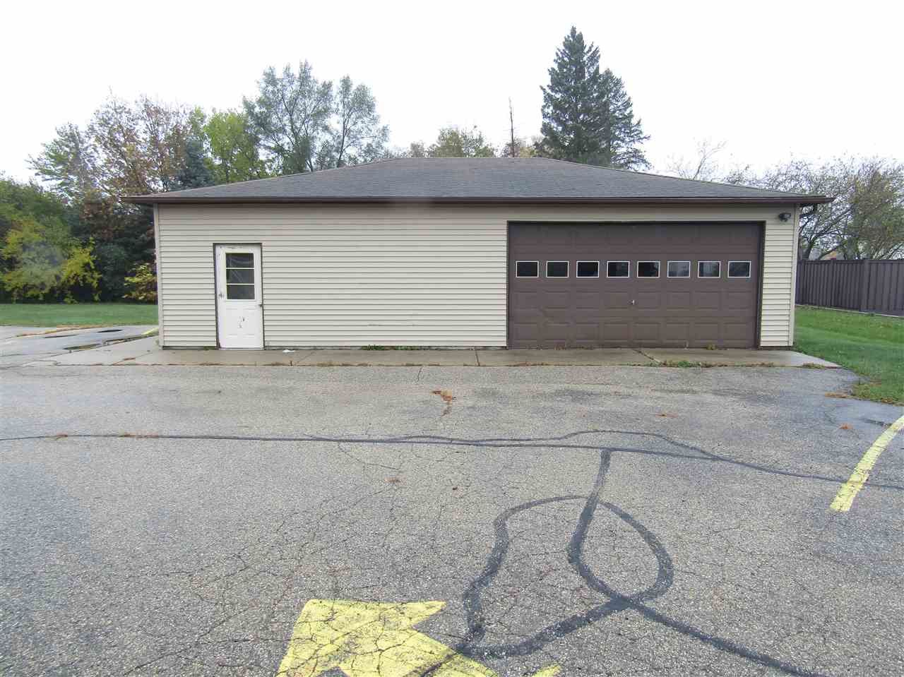1504 Creston Park Dr, Janesville, WI 53545
